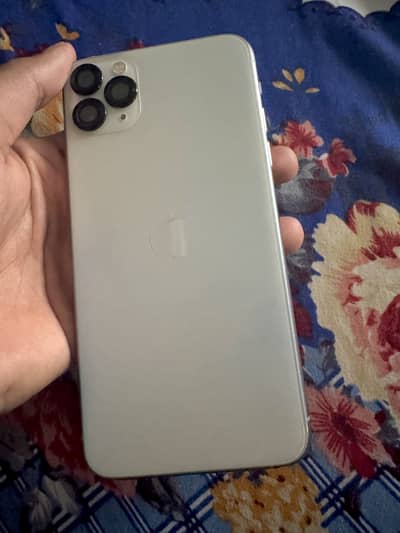 Iphone 11 pro max 64 gb . Battery 74 non pta