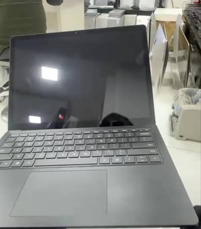 Microsoft Surface Laptop 3 – 16GB RAM / 256GB SSD