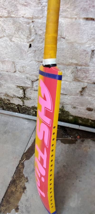 Selling my cricket bat in good condition.