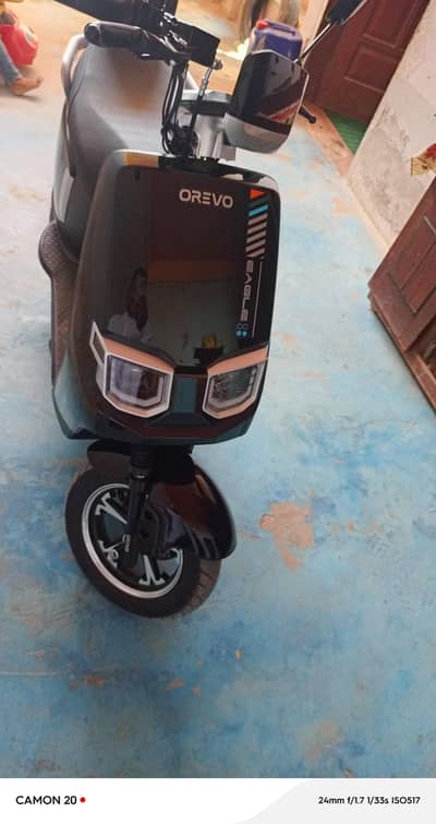 Orevo electric scooty. . bilkul new. . just 500 km used