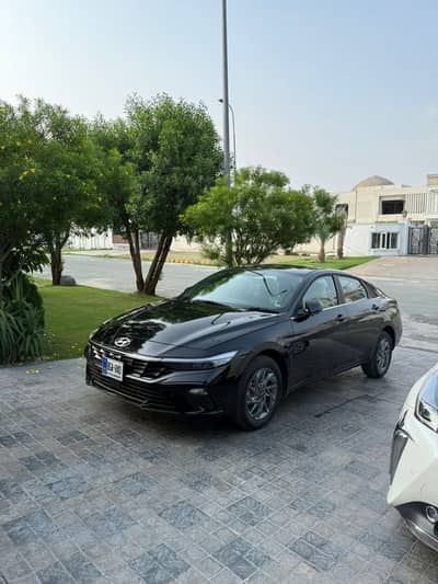 Hyundai Elantra Hybrid 2025