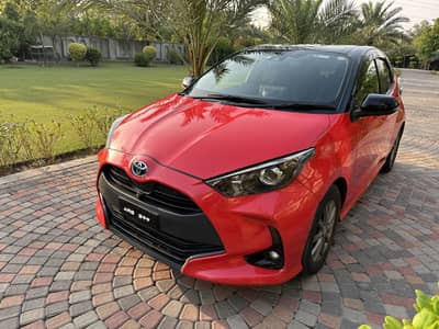 Toyota yaris hatchback g full option