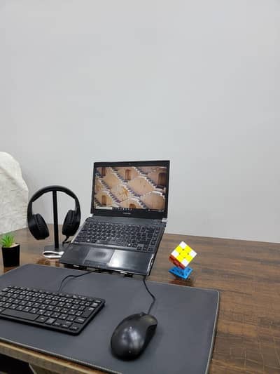 core i5 8 gb ram + Toshiba  fastest ssd is price me ye combo nhi mily