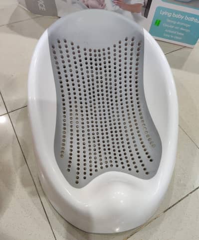 baby bathing device