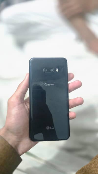 LG G8x ThinQ gaming device