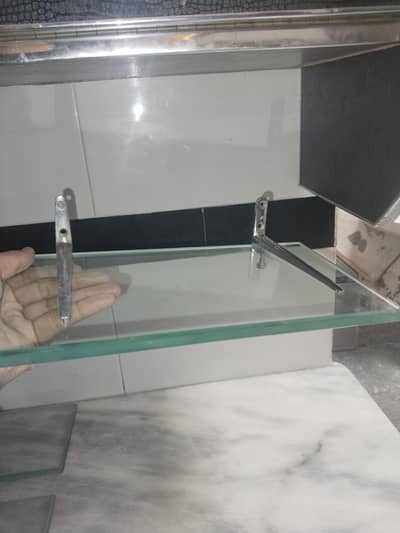 glass 8 pieces is available