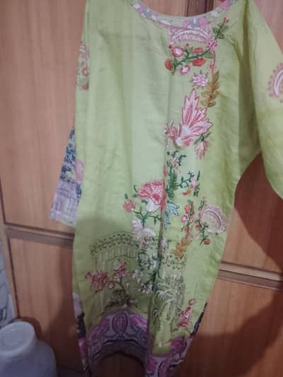 2 Piece Lawn Suit – Good Condition