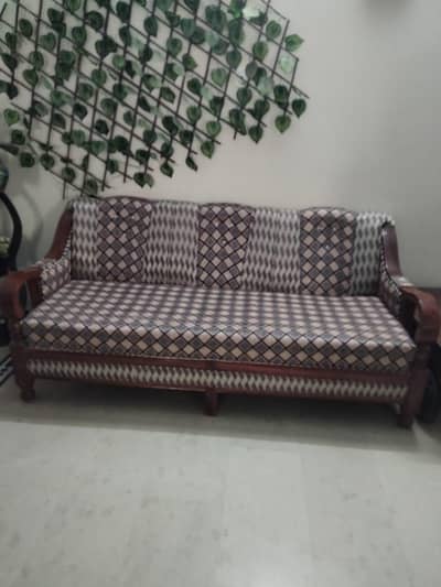 5 seater sofa set with table
