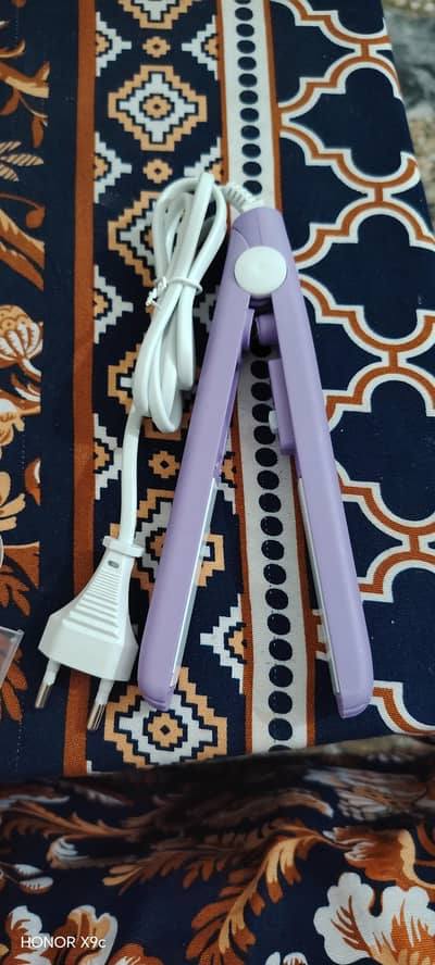 mini hair straightener for travel