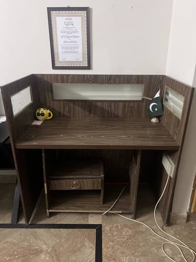 Workstation and small office/study table