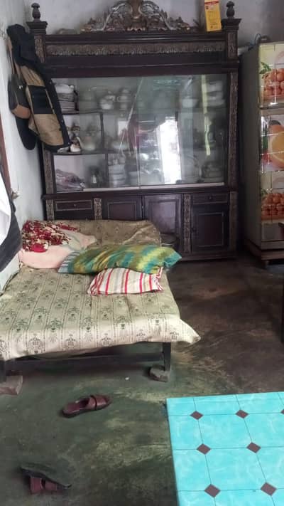 dressing and 2 table and shkos