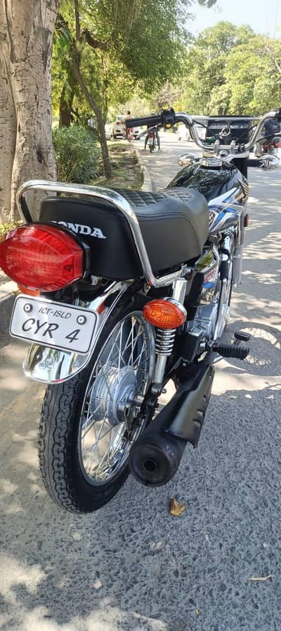 Honda125 Golden number 4