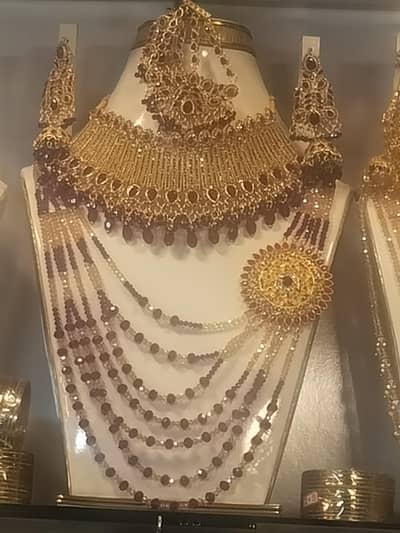 Beautiful heavy bridal jewelry set available for sale  jewelry