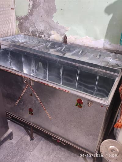 large size paiti, (trunk) 3 feet by 6 feet, with Stand ,good condition