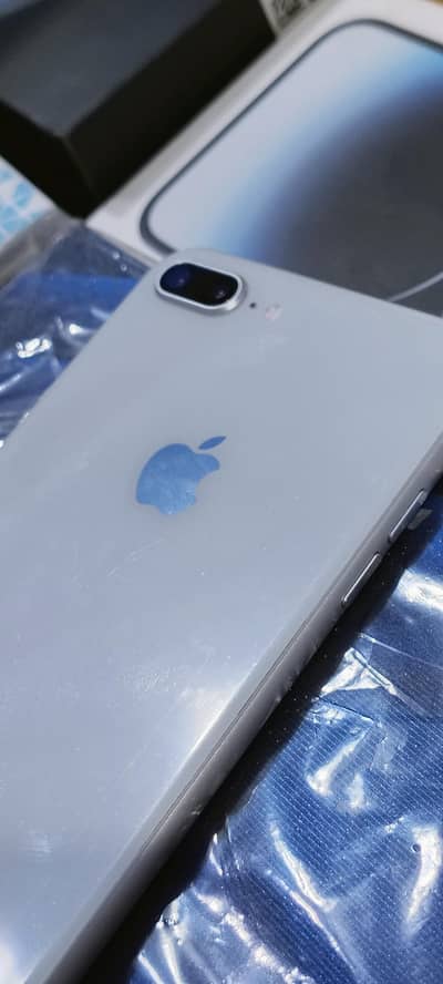 iphone 8 plus non pta screen pe scratches hn