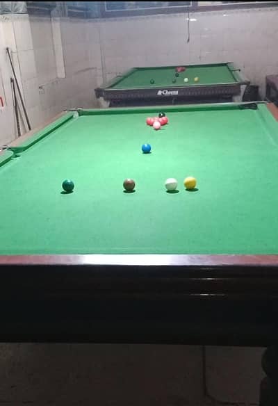 5 / 10 snooker tables