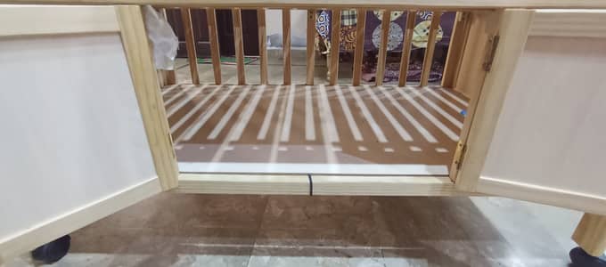 Baby wooden crib