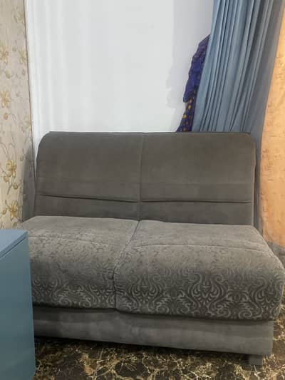 Beautiful 2 Seater sofa in cheap price,