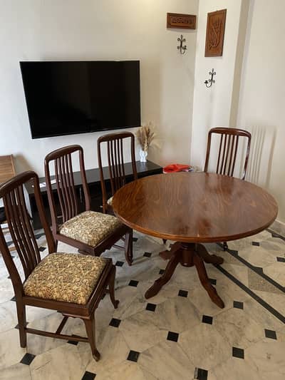 Dining table and chairs set (sheesham)