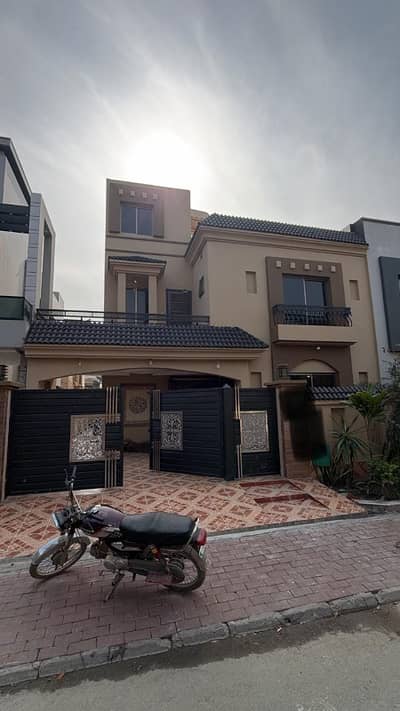 10 Marla Fully Furnished House For Rent In Bahria Town Lahore.