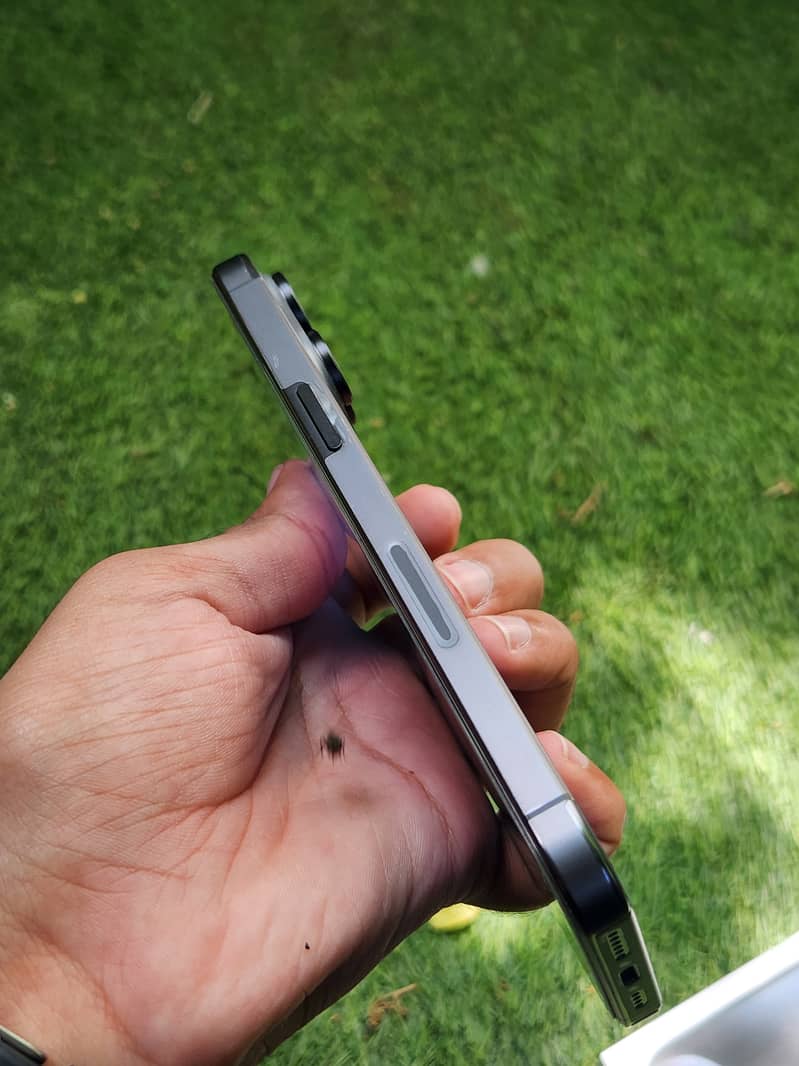 IPhone 15 Pro Max FU 10