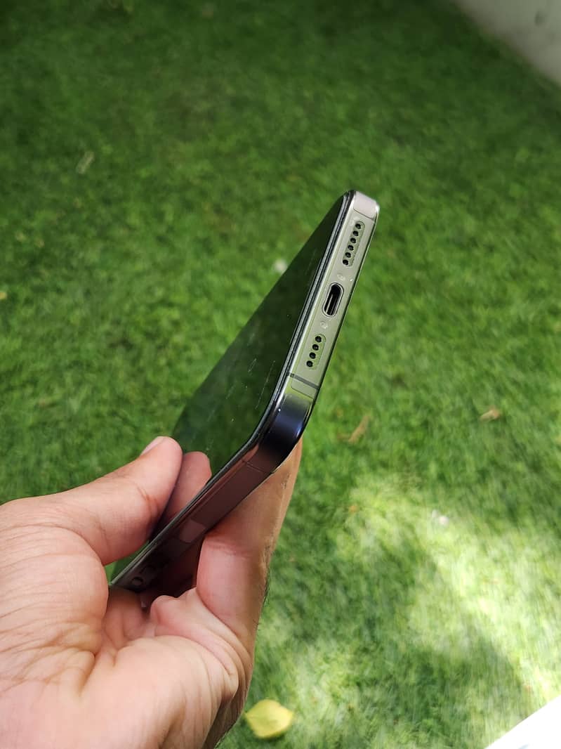 IPhone 15 Pro Max FU 11