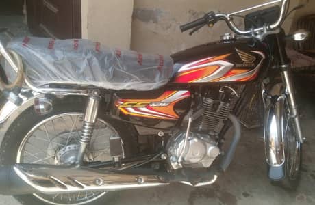 Honda CG 125 full lush condition Whatsapp number 03289644532