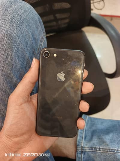 Iphone 8   128GB Water pak battery health 79%