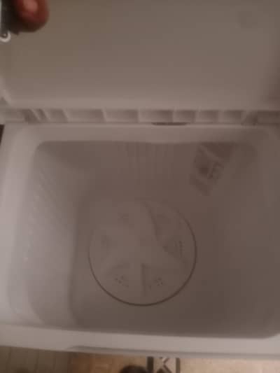 Twin Tub Washing Machine – Powerful Motor, Excellent Condition