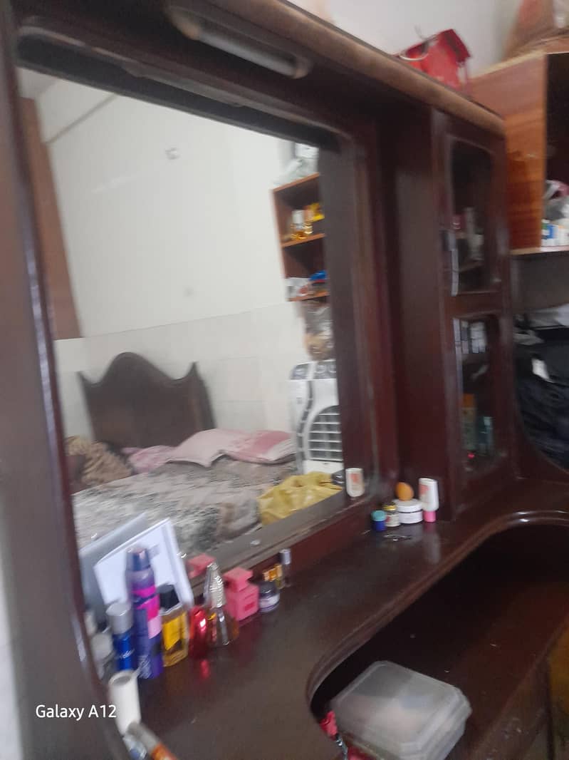 dressing table 0