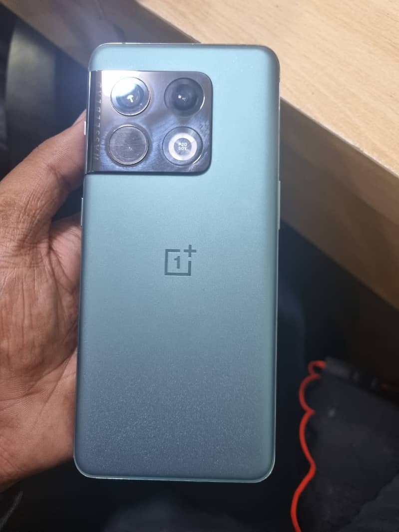 One Plus 10 Pro 1