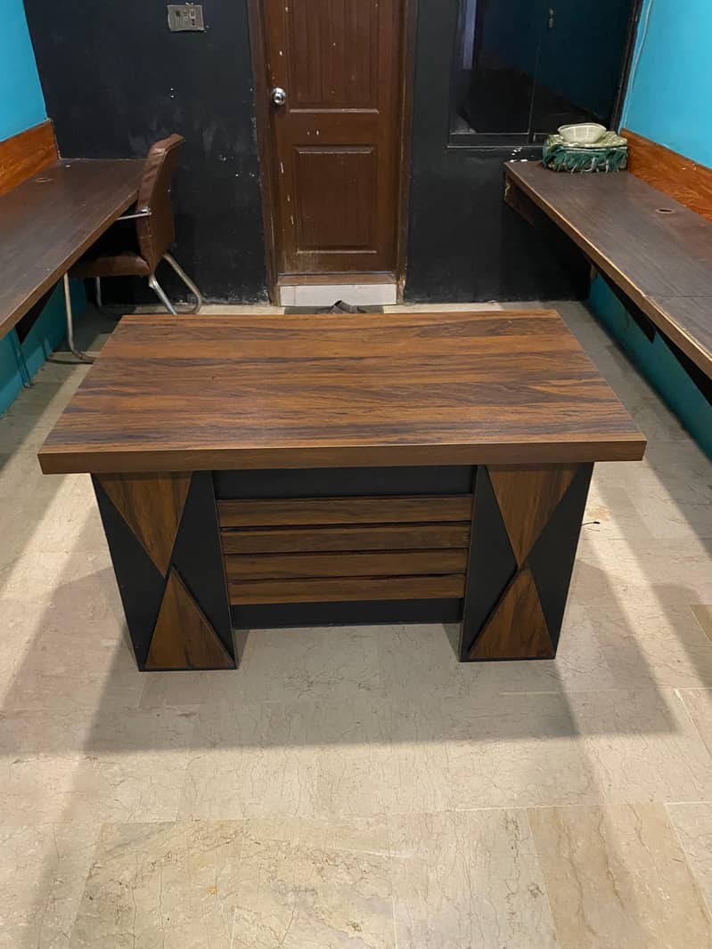 Office Table 0
