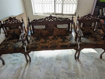 4 seater chinioti sofa set- beautifully carved