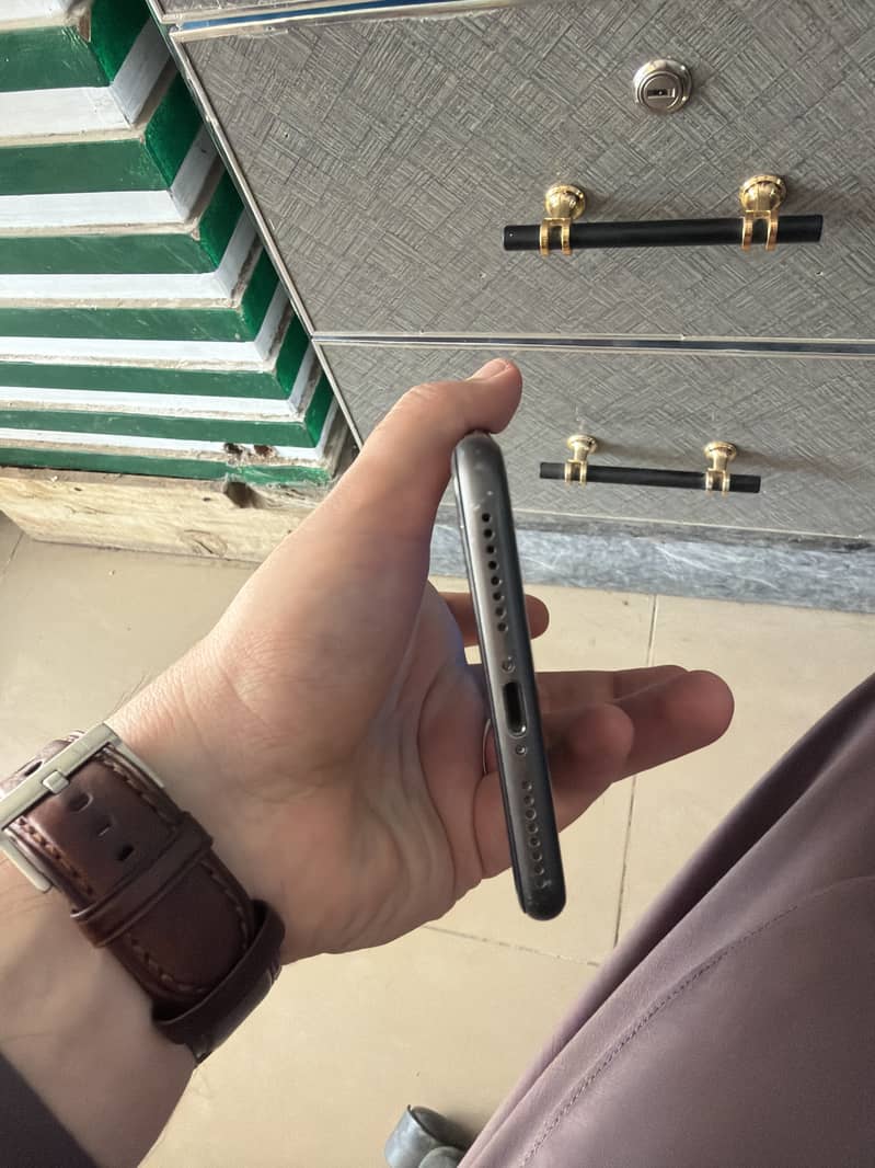 Apple iPhone 8 Plus 4