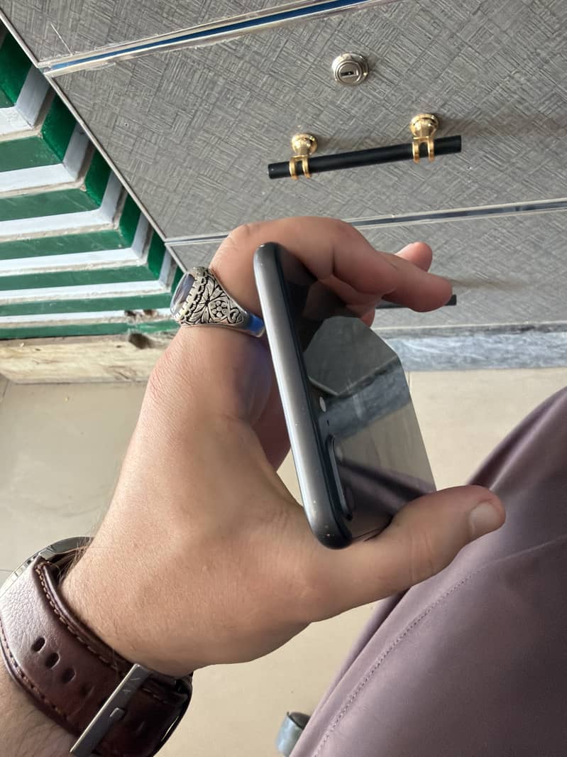 Apple iPhone 8 Plus 5