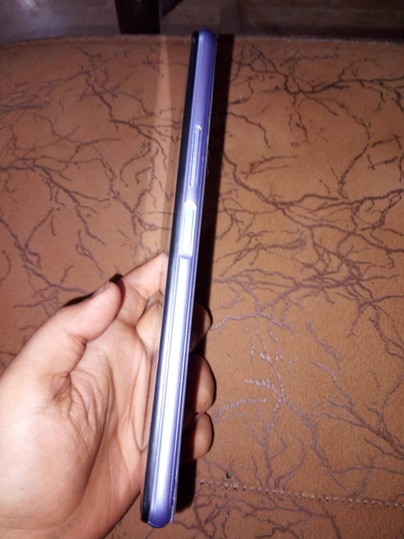 8/ 256gb  what's up. number . 03708420546 5