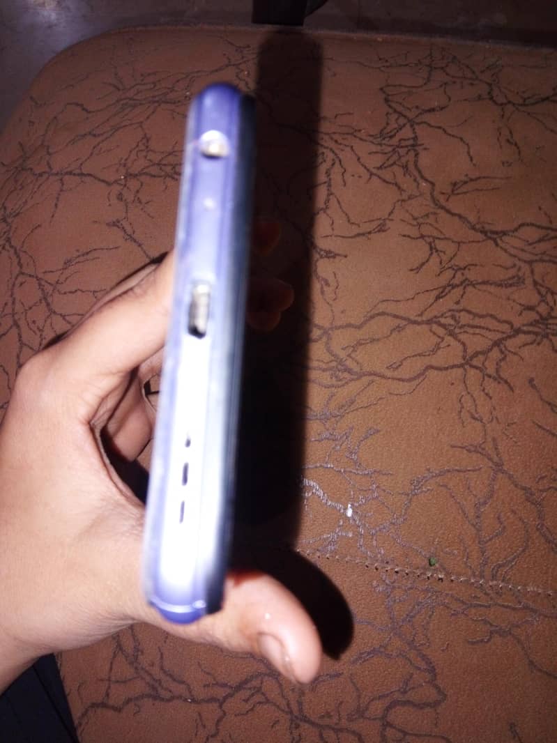 8/ 256gb  what's up. number . 03708420546 8