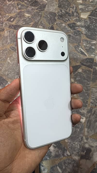 Apple iPhone 17 Pro Max silver