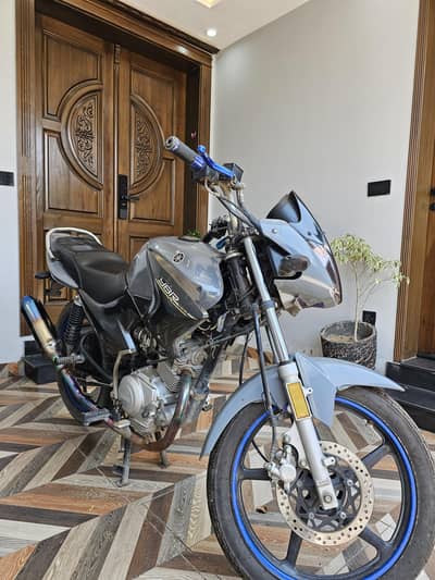 YBR 125 For sale  first owner bike