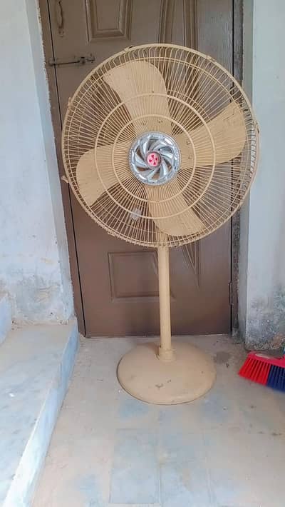 Pedestal Fan for sale