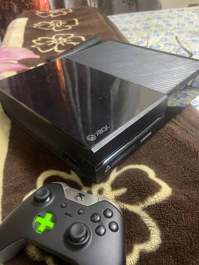 Xbox one 500gb jailbreak with 4 games black color