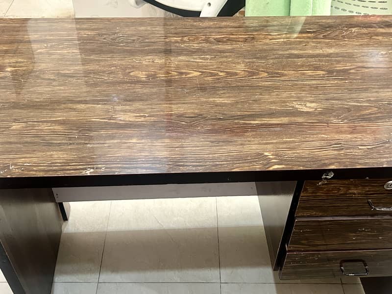 Office table Condition 10/10 3