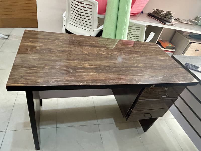 Office table Condition 10/10 5