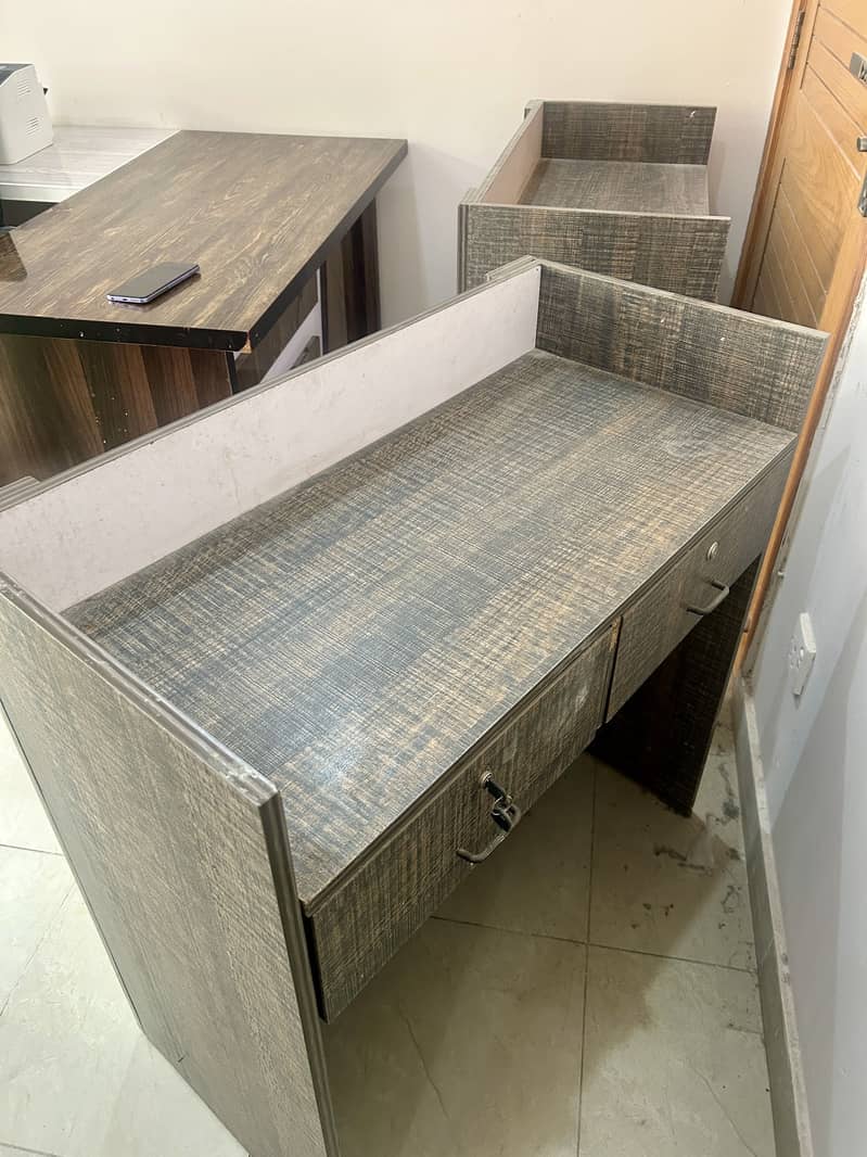 Office table Condition 10/10 8