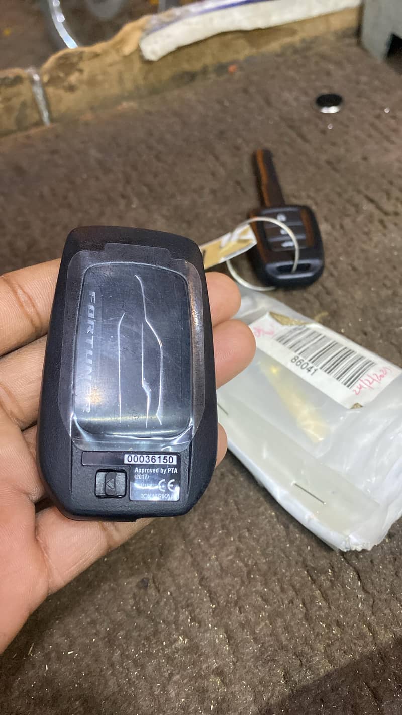 key maker/car remote key/locksmith/lock maker 11