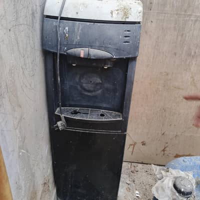 urgent sale aj ki 1st best offer pa da dya gae ga