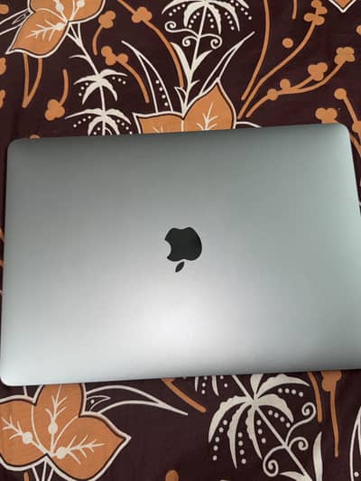 MacBook Air 2020 i5 | 16GB RAM | 256GB SSD For Sale