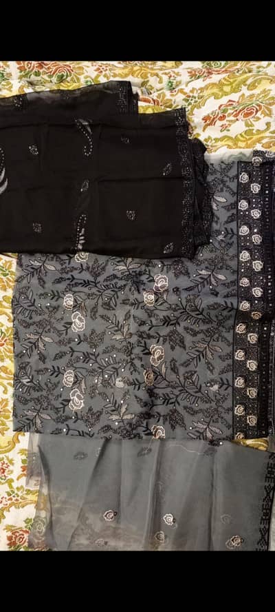 Brand new unstitched ladies' suits.