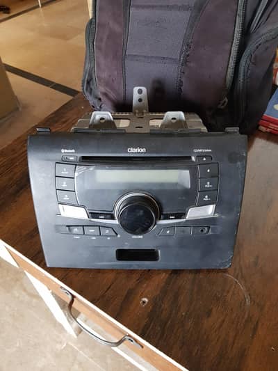 genuine Clarion CD/MP3 player unit