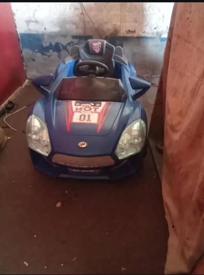 Baby toy car barri car hai jab SE li hi Wes ki wesi hi parri hai